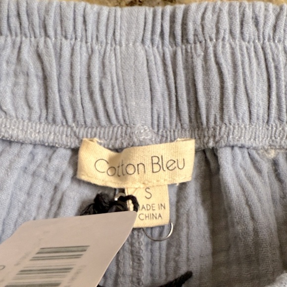 Stylish Cotton Bleu Cargo Shorts for Women - Picture 4 of 5